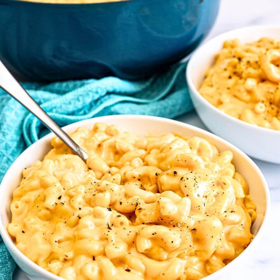 The BEST Homemade Baked Mac and Cheese - Yummy and fully