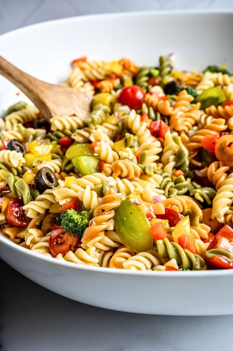 Quick and Easy Pasta Salad - Yummy and fully