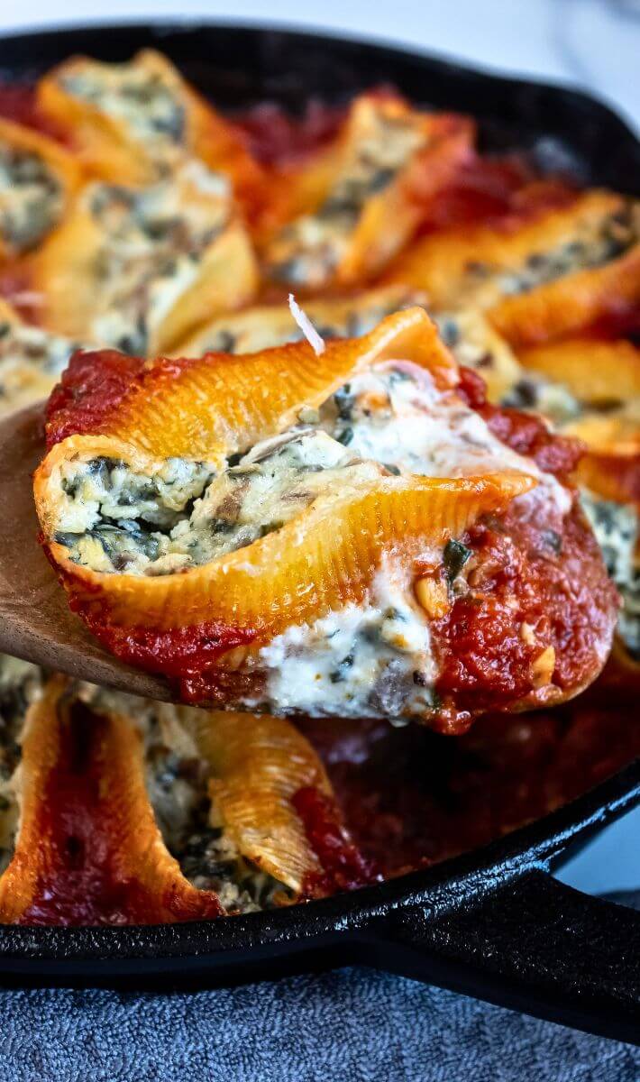 Spinach ricotta stuffed shells 