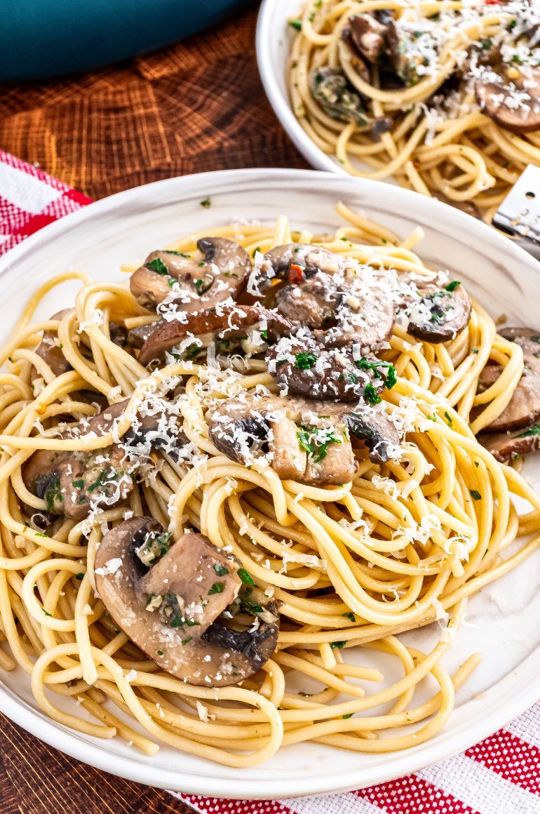 Mushroom and Garlic Spaghetti