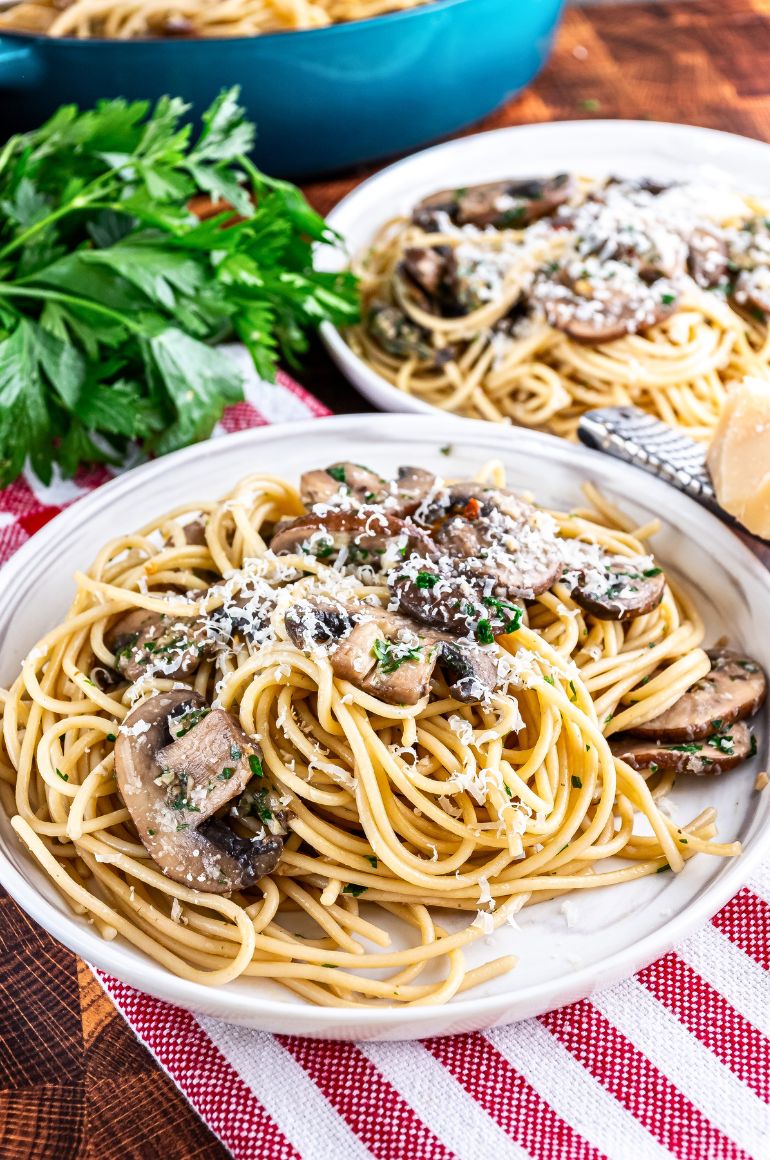 Mushroom and Garlic Spaghetti