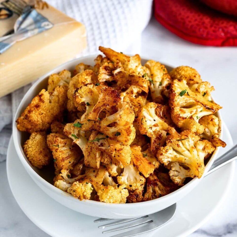 Easy One-Pan Roasted Garlic Parmesan Cauliflower - Yummy and fully