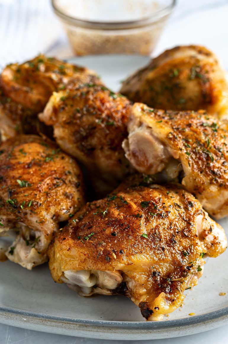 Easy & Quick Baked Chicken Thighs - Yummy and fully