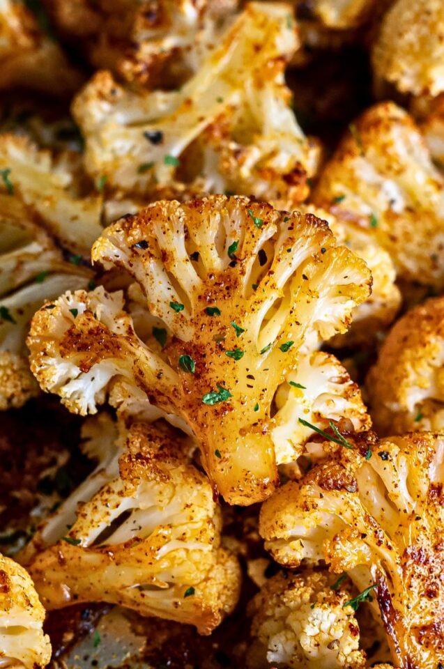 Easy One-Pan Roasted Garlic Parmesan Cauliflower - Yummy and fully