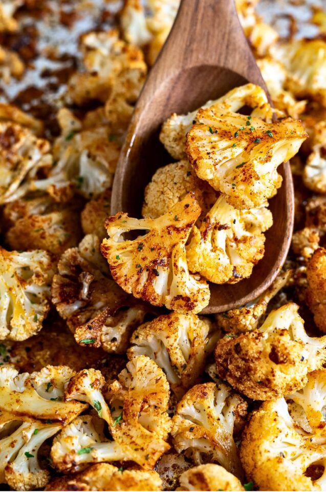 Easy One-Pan Roasted Garlic Parmesan Cauliflower - Yummy and fully