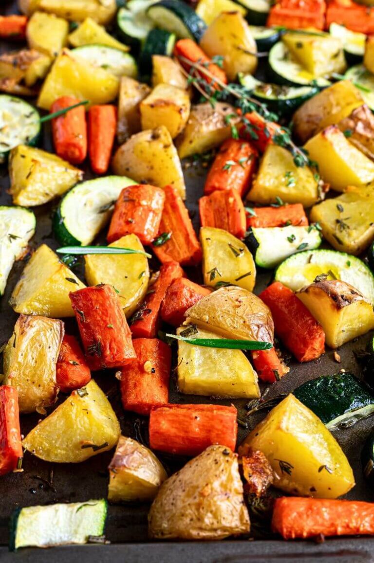 Easy One-Pan Garlic Herb Roasted Potatoes, Carrots, & Zucchini - Yummy ...