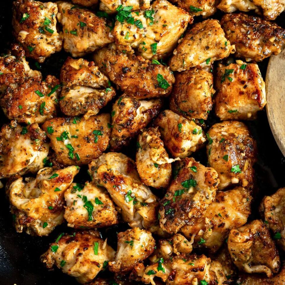 15-Minute Garlic Butter Chicken Bites: Easy One-Pan Recipe - Yummy and ...