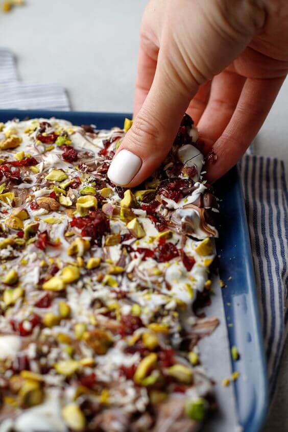 Easy Pistachio Cranberry Bark: 5 Ingredients, 35 Minutes