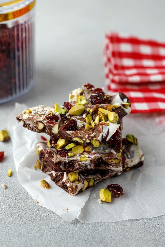 Easy Pistachio Cranberry Bark: 5 Ingredients, 35 Minutes